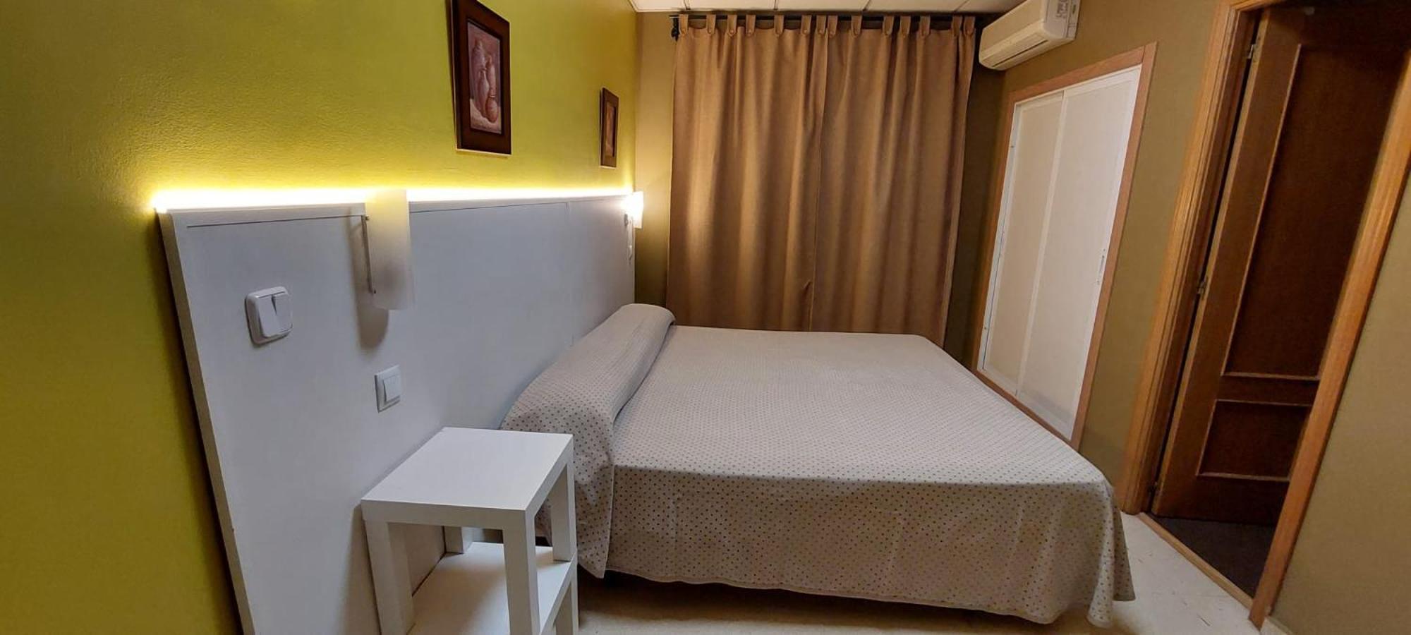 Hostal Ds Velilla de San Antonio Εξωτερικό φωτογραφία