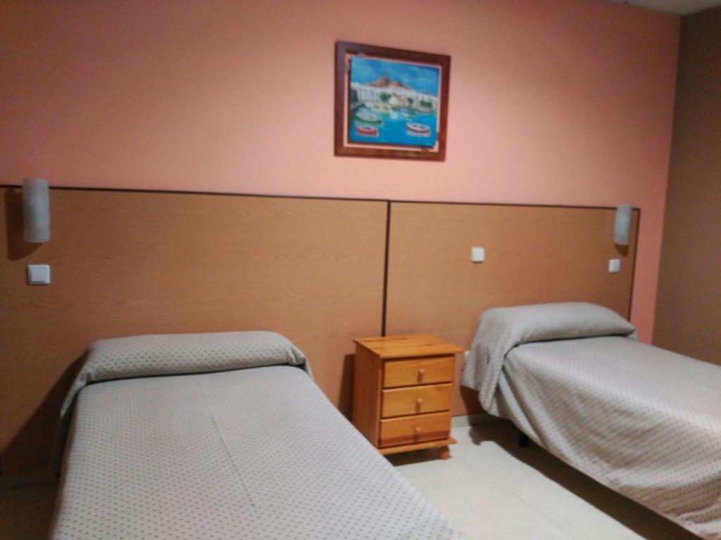 Hostal Ds Velilla de San Antonio Εξωτερικό φωτογραφία