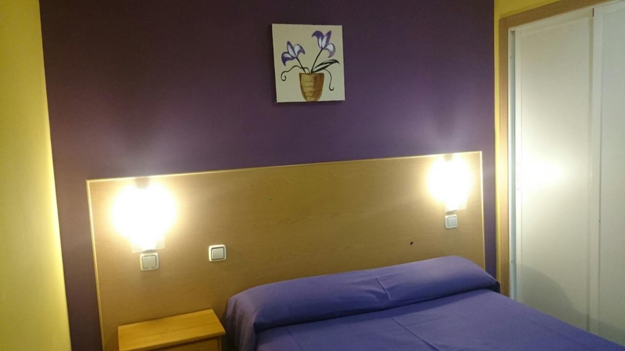 Hostal Ds Velilla de San Antonio Εξωτερικό φωτογραφία