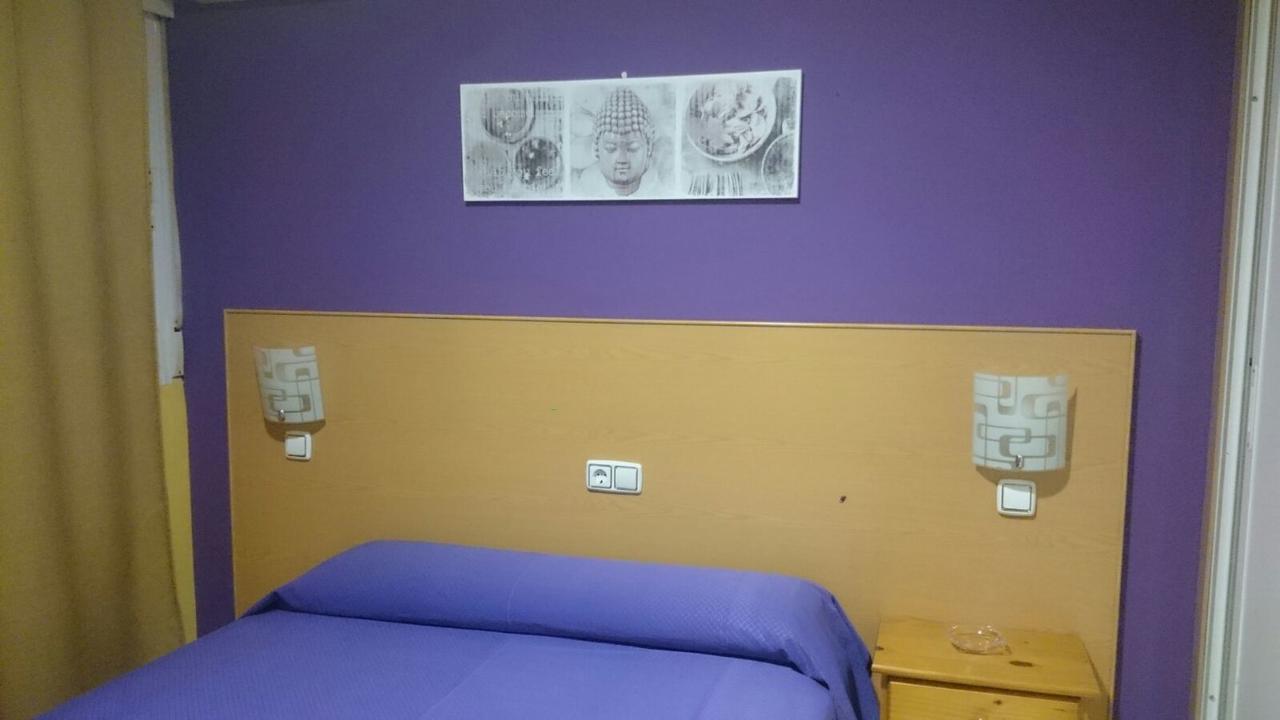 Hostal Ds Velilla de San Antonio Εξωτερικό φωτογραφία