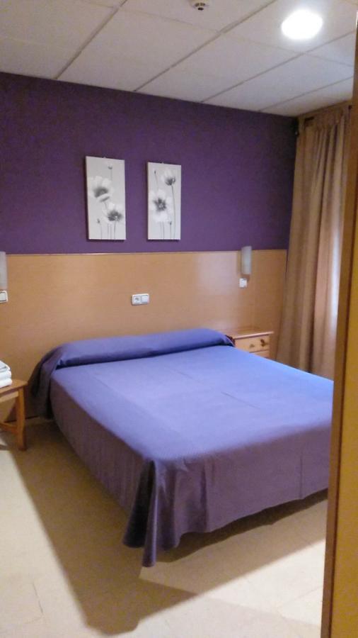 Hostal Ds Velilla de San Antonio Εξωτερικό φωτογραφία