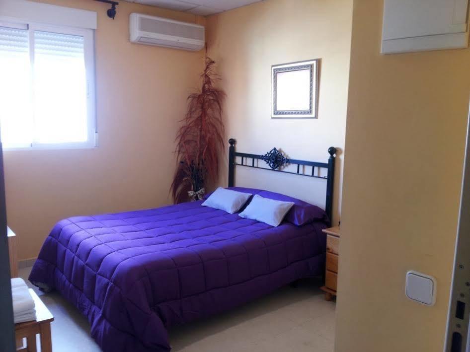 Hostal Ds Velilla de San Antonio Εξωτερικό φωτογραφία